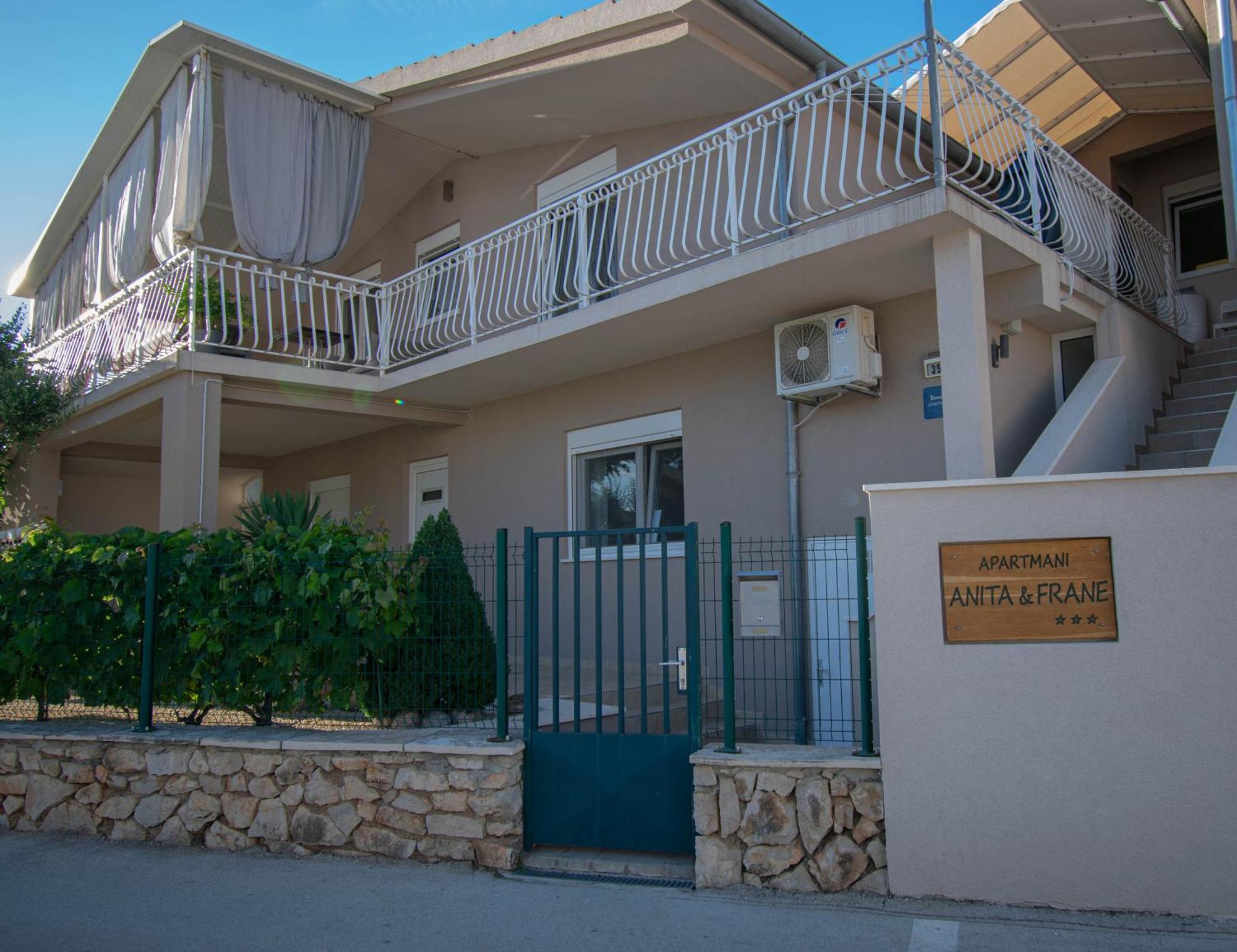 Apartments Anita Frane Vodice Exteriör bild